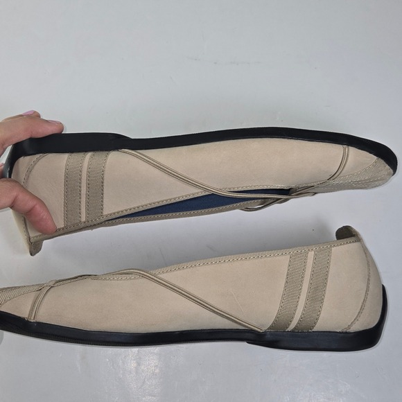 Clarks Women Beige Leather Ballet Flats Comfort Slip On Shoes size 10M - Picture 5 of 11